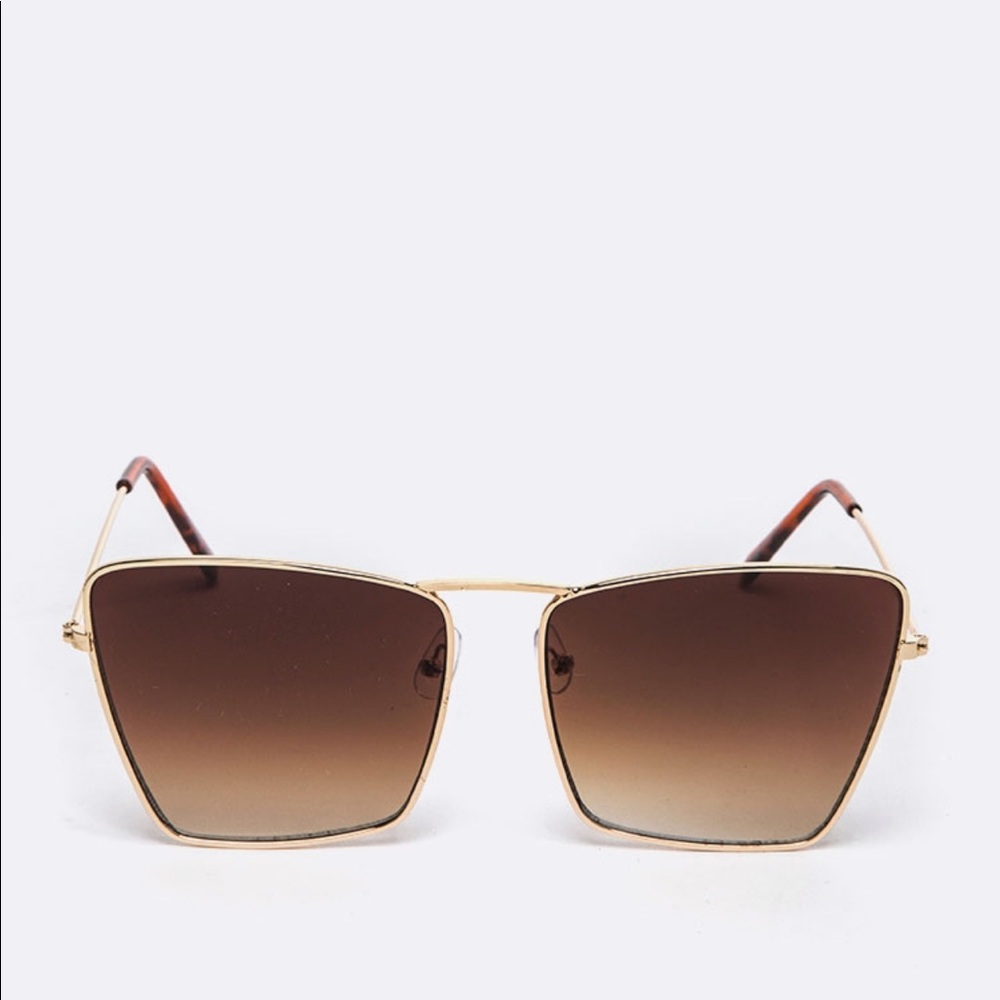 🔥‼️NEW Gold Frame Sunglasses